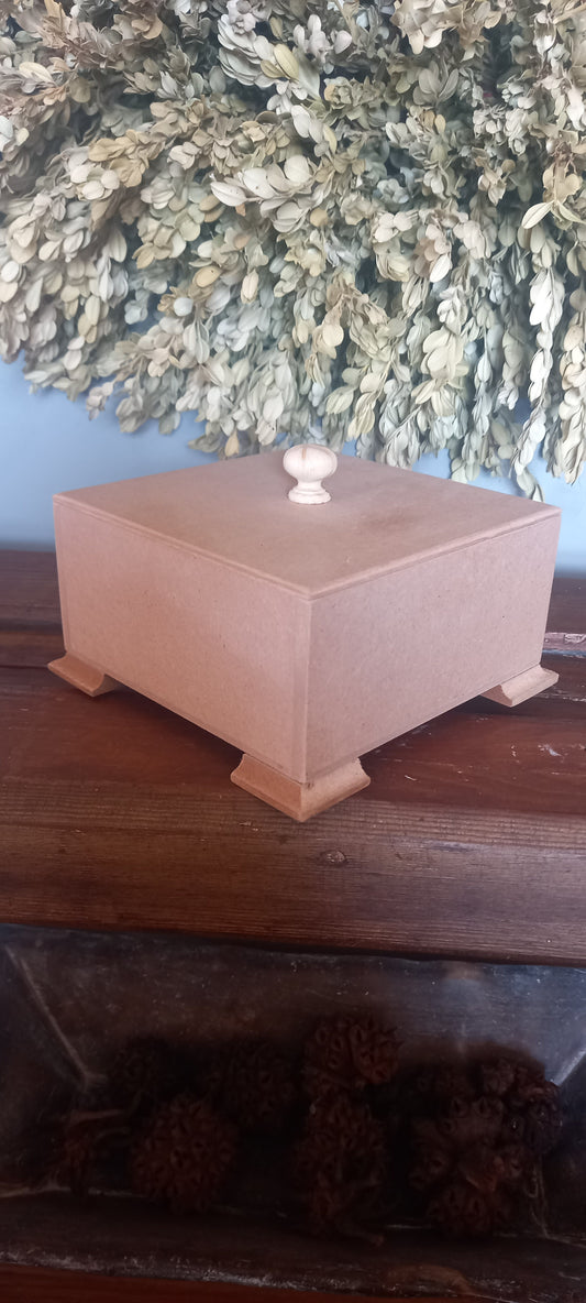 Wooden box 10 x 16 x 16cm